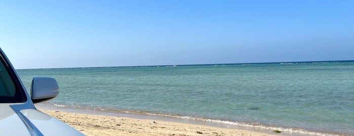 Yanbu Albahr Beach is one of ينبع.