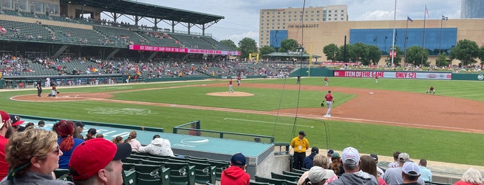 Victory Field is one of Tempat yang Disukai Mike.