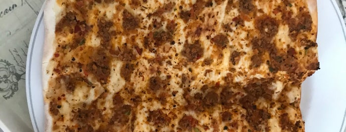 Dayı Kürek Lahmacun is one of Lugares favoritos de K G.