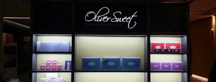 Oliver Sweet is one of 서울♥.