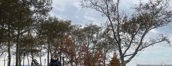 Korean War Veterans Memorial is one of Downtown Manhattan.