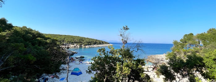 Kimilia beach is one of Kefalonia 🇬🇷.