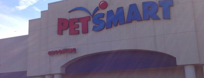 PetSmart is one of Orte, die Ben gefallen.