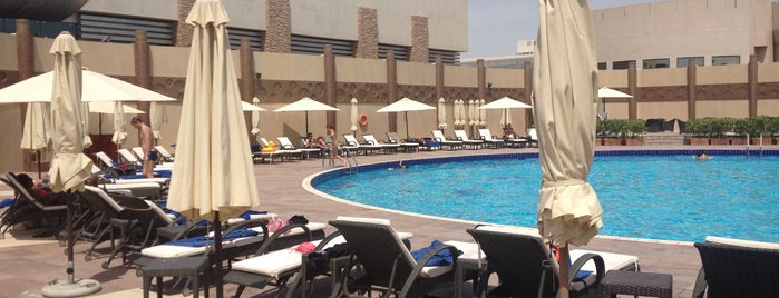 Abu Dhabi Country Club is one of Orte, die Ba6aLeE gefallen.