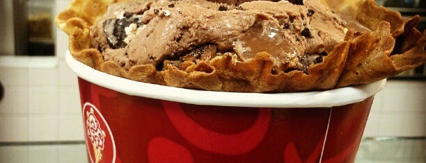 Cold Stone Creamery is one of The 13 Best Places for Butterfingers in Phoenix.