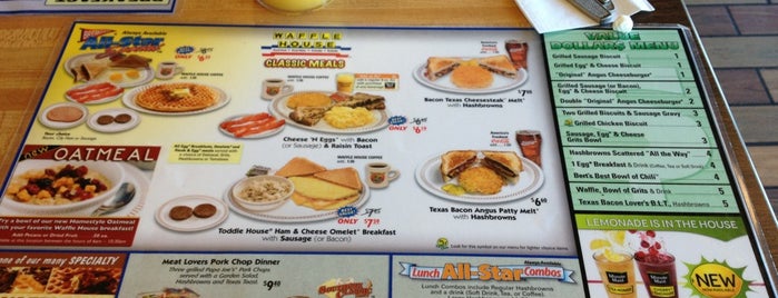 Waffle House is one of Chesterさんのお気に入りスポット.
