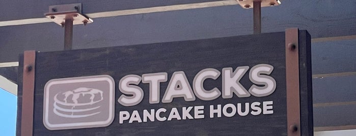 Stacks Pancake House is one of Lugares favoritos de Brad.