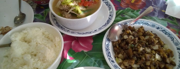 Formosa Filipino Chinese Cuisine is one of Tempat yang Disimpan Tracy.