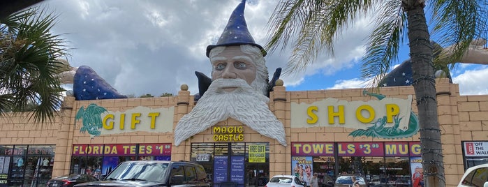Magic Castle (Wizard) Gift Shop is one of The Roadside Tourist Dash.