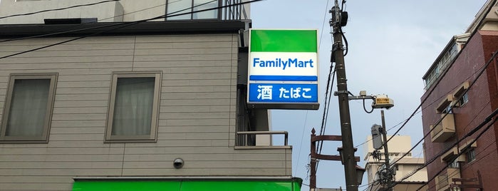 ファミリーマート 渋谷神山町店 is one of 渋谷、新宿コンビニ.