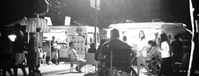 Food Trucks at Capitol Commons is one of Manila.