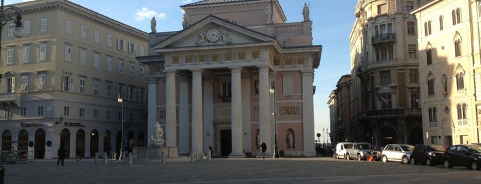 Piazza della Borsa is one of Parenzana.