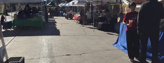 NoHo Arts District Farmers Market is one of LA To Do List.