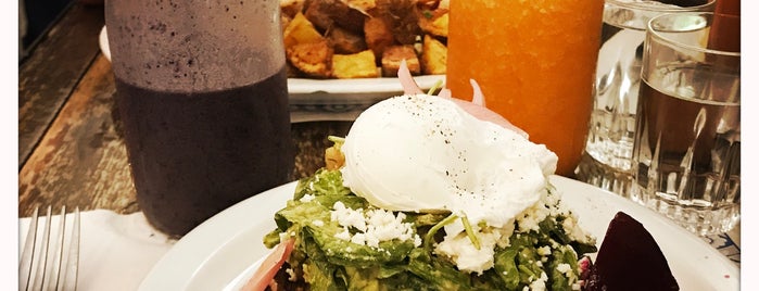 L'Entre-Pots is one of #BrunchMTL.