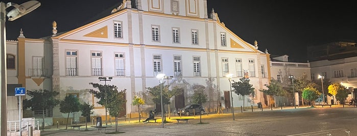 Portimão is one of Tempat yang Disukai MENU.