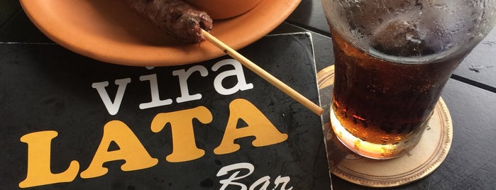 ViraLata Bar is one of Tempat yang Disukai Fernanda.