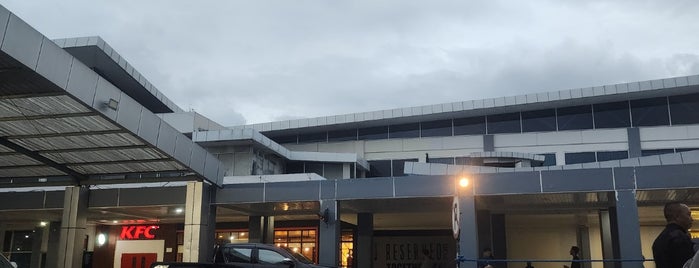 Bandara Haluoleo (KDI) is one of Indonesian Airport.