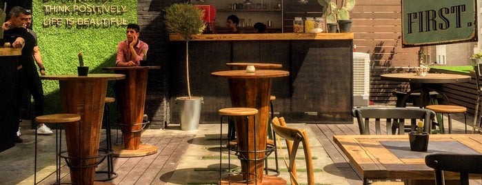 Life Café | کافه لایف is one of สถานที่ที่บันทึกไว้ของ Soheil.