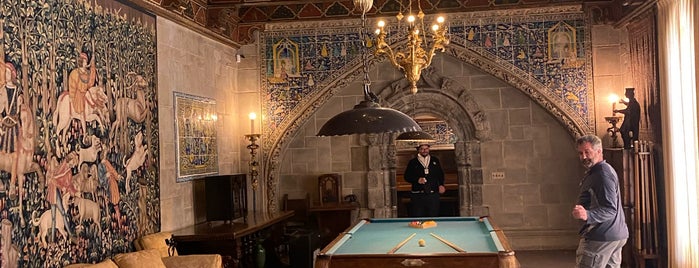 Hearst Castle Billiard Room is one of J : понравившиеся места.