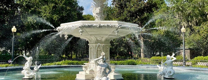 Forsyth Park Fountain is one of Savannah Favorites.