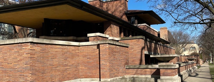 Frank Lloyd Wright Robie House is one of Chicago Sight-Seeing.