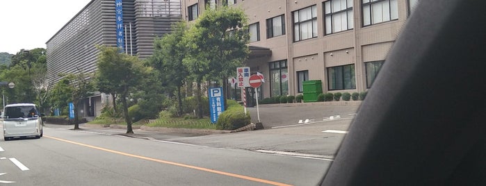 神宮会館前バス停 is one of 交通.