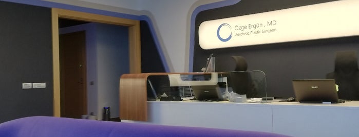Op. Dr. Özge Ergün - Aesthetic & Cosmetic Surgery is one of Lugares favoritos de Anil.