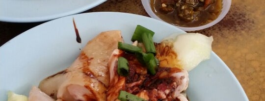 Lam Hong Chicken Rice is one of Food - Chinese.