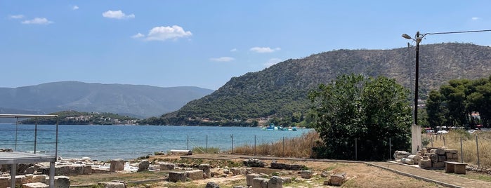 Κεχριές is one of Loutra Elenis.