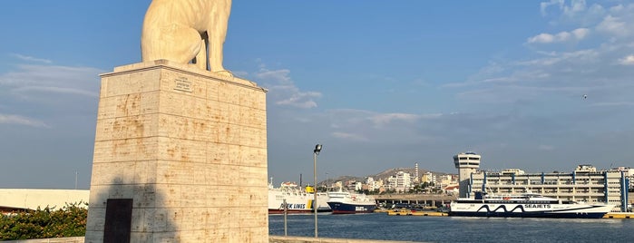 Piraeus Lion is one of Dr.Gökhan : понравившиеся места.