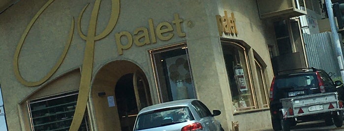 Palet is one of Athens best pastry shops.