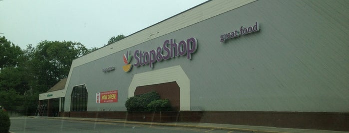 Super Stop & Shop is one of สถานที่ที่ Lisa ถูกใจ.
