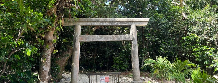 波利若御嶽 is one of 八重山列島の御嶽.