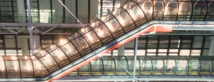 Centro Pompidou – Museo nazionale di arte moderna is one of ParisSeine.