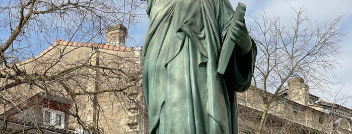 Statue de la Liberté is one of France.