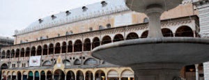 Palazzo della Ragione is one of I 10 luoghi imperdibili di Padova.