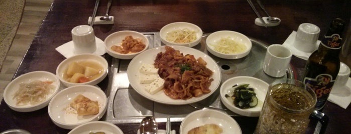 Shilla Korean Restaurant is one of restaurant pub.