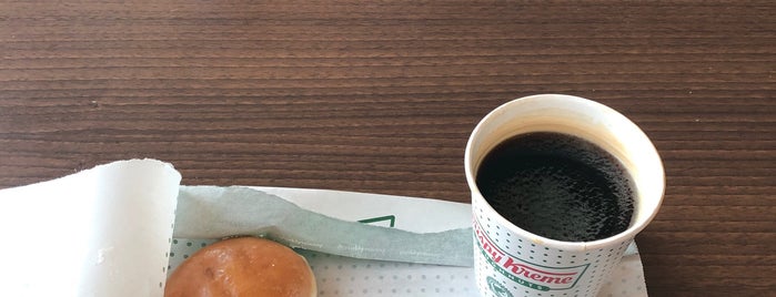 Krispy Kreme is one of Edwinさんのお気に入りスポット.