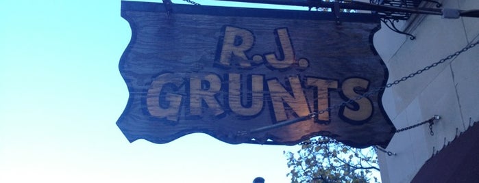 RJ Grunts is one of Itzellさんのお気に入りスポット.