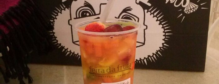 Feira da Fruta is one of Cafés.