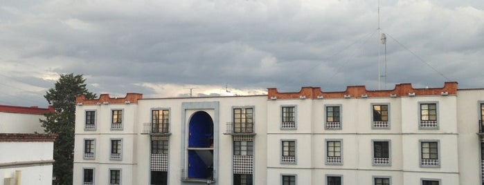 Colegio Ignacio Bernal is one of Lugares favoritos de Lore.