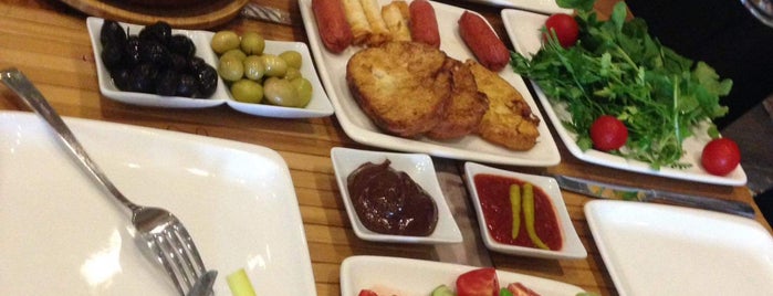 Kuzguni Sanat Cafe & Brasserie is one of Tempat yang Disimpan Mehmet Ali.