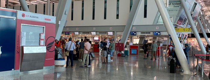 Nene Tereza International Airport -VIP Lounge is one of Tempat yang Disukai Erkan.