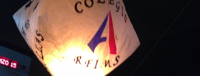 Colegio Reims is one of Tempat yang Disukai Oscar.