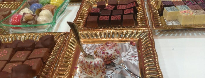Q chocolate is one of Orte, die Rana. gefallen.