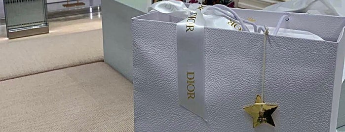 Christian Dior is one of Tempat yang Disukai Szny.