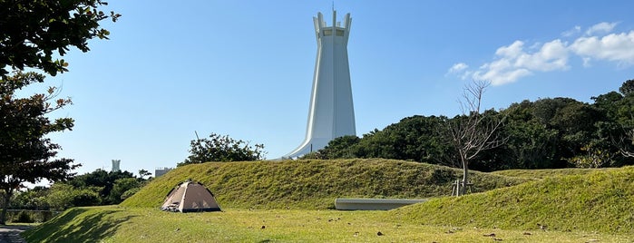 沖縄平和祈念堂 is one of 記念碑.