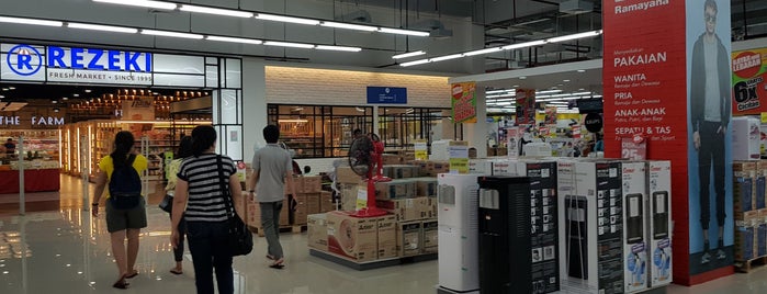 Courts Megastore is one of สถานที่ที่ Ammyta ถูกใจ.