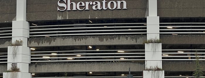 Sheraton Düsseldorf Airport Hotel is one of Ayçaさんのお気に入りスポット.