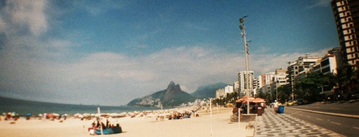 Ipanema Plajı is one of 31 cosas que no puedes perderte en Río de Janeiro.